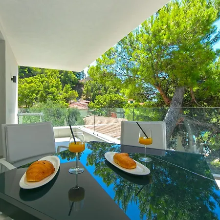 Family Friendly Seaside Brela, Makarska - 6007 布雷拉