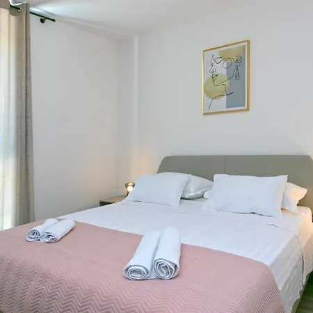 Family Friendly Seaside Brela, Makarska - 6007 公寓 布雷拉