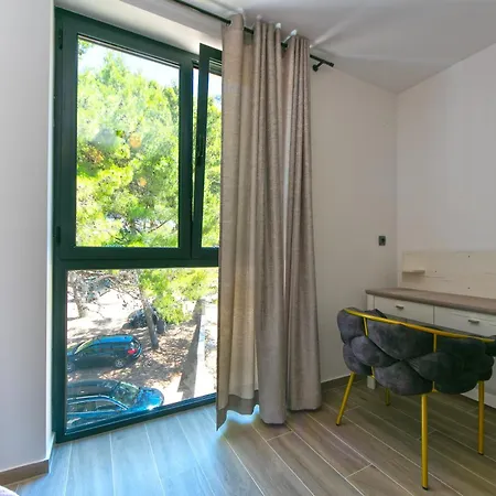 公寓 Family Friendly Seaside Brela, Makarska - 6007 *