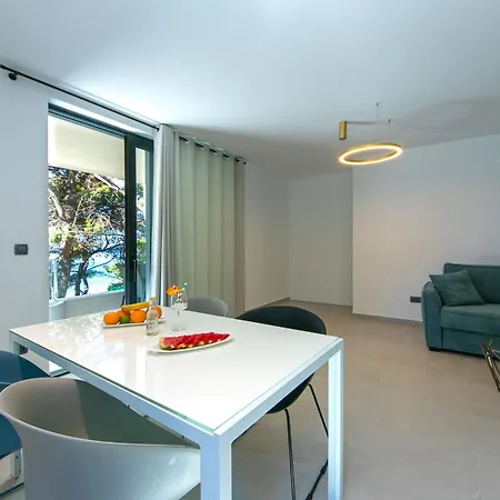 Family Friendly Seaside - Makarska - 6007 ברלה