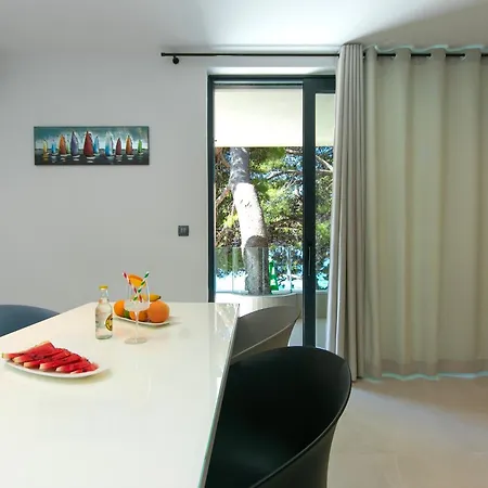 Family Friendly Seaside Brela, Makarska - 6007 公寓 *