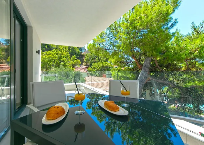 Family Friendly Seaside - Makarska - 6007 ברלה