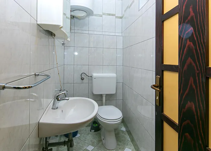 Family Friendly Seaside - Makarska - 6007 * ברלה